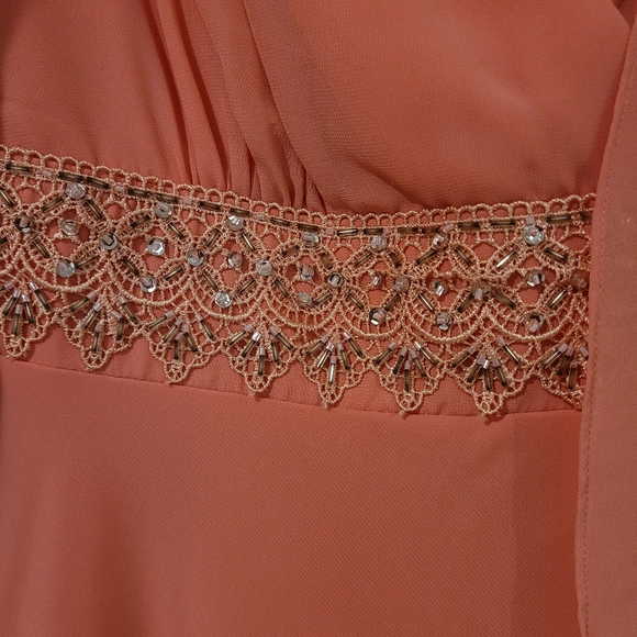 Beautiful Semi-formal Dress - Picture 3 of 4